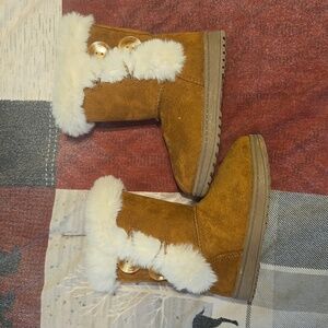 Size 6T boots